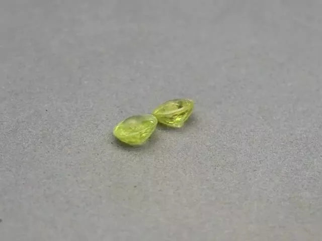 2pcs/1.26ct t.w Round Natural Yellowish Green Sphene - Madagascar