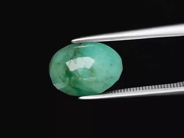 3.98ct - Oval Green Emerald, Zambia - SI2